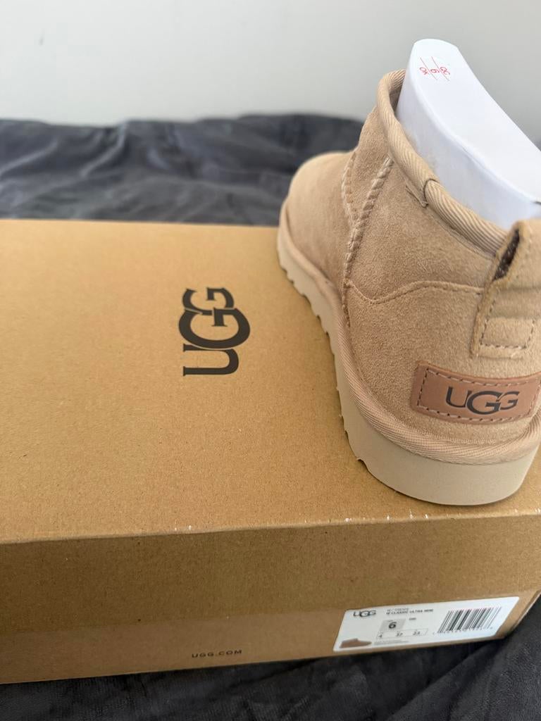 Ugg Classic Mini Laarzen Maat 37.5, Ophalen, Nieuw, Beige, Lage of Enkellaarzen
