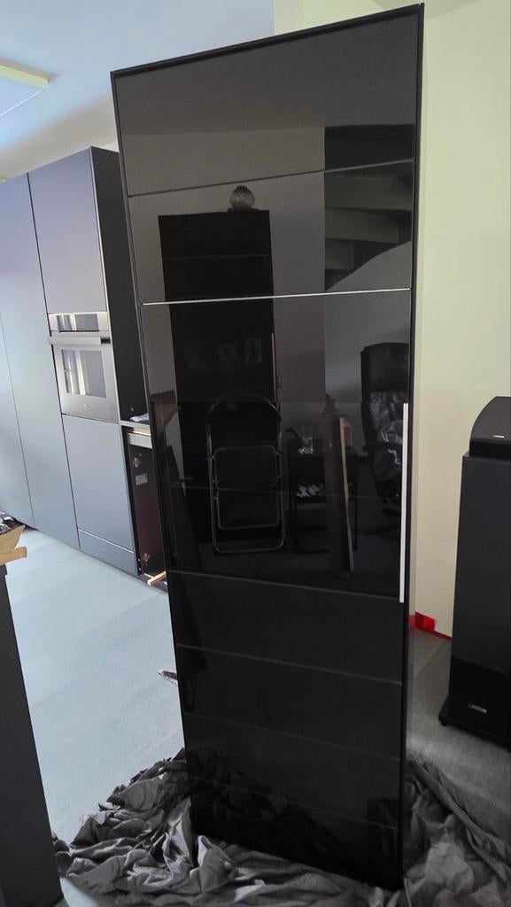 Mooie vitrinekast van musterring, Huis en Inrichting, Ophalen, 50 tot 100 cm, Zo goed als nieuw, 150 tot 200 cm