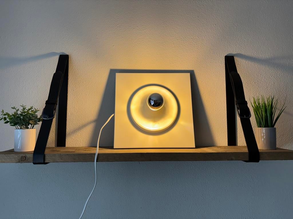 Vintage discus wandlamp op vierkante achterplaat space age, Huis en Inrichting, Ophalen of Verzenden, Gebruikt, Metaal