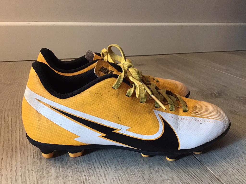 Gele Nike Mercurial voetbalschoenen maat 35, Sport en Fitness, Voetbal, Gebruikt, Maat XS of kleiner, Gele Nike Mercurial voetbalschoenen maat 35