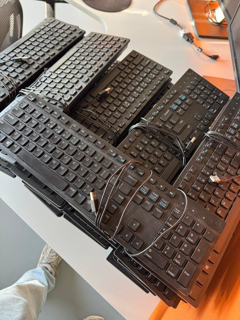 Grote partij Dell bedrade toetsenborden, Ophalen of Verzenden, Qwerty, Gebruikt, Bedraad