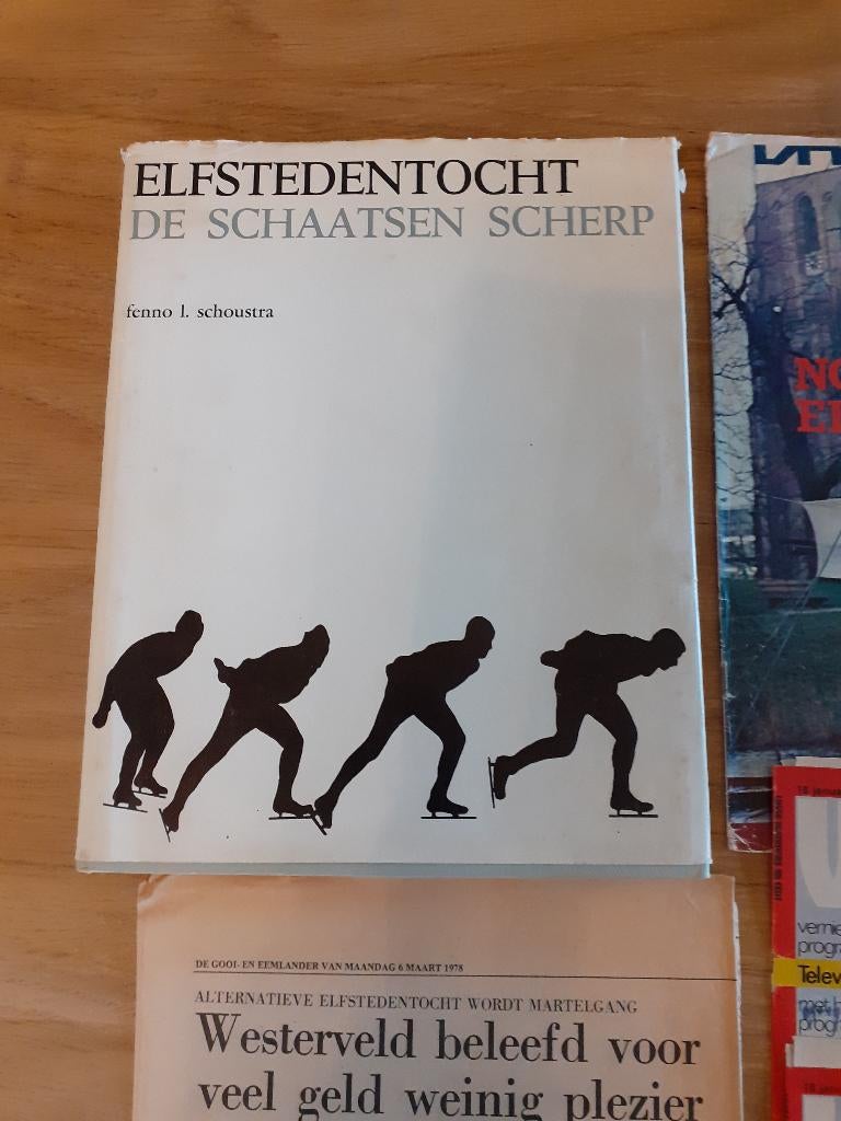 Elfstedenboek 184 blz.+ krantenkoppen (zie foto's+omschrijv., Ophalen of Verzenden, Gelezen