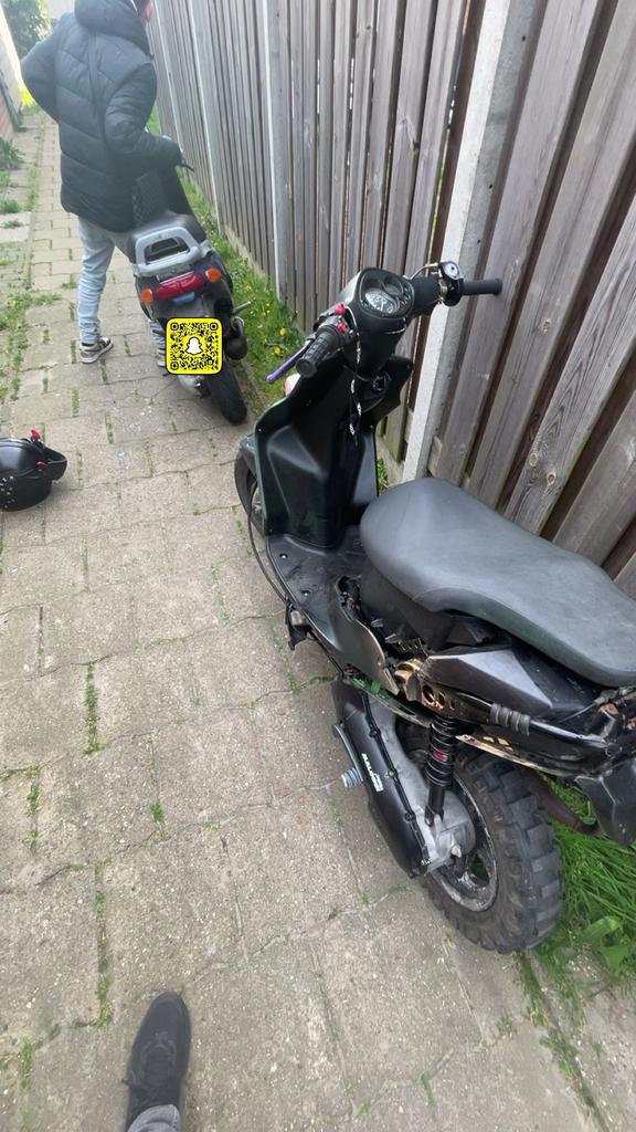 Yamaha jog rr, Fietsen en Brommers, Snorfietsen en Snorscooters, Ophalen, Zo goed als nieuw, Tweetakt, Yamaha