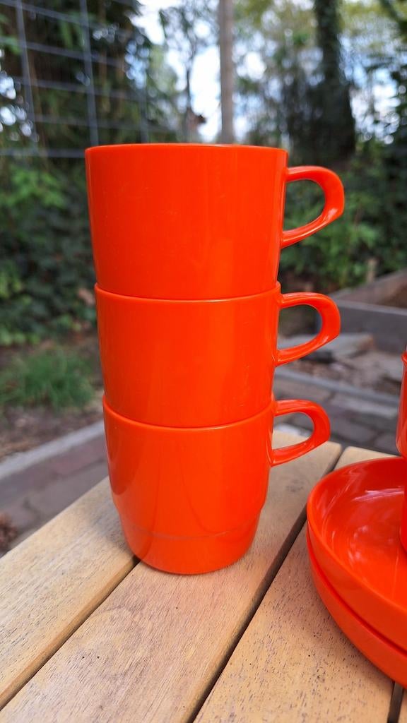 3x koffiekop oranje, 3x koffiekop + schotel rood MEPAL, Ophalen of Verzenden, Gebruikt