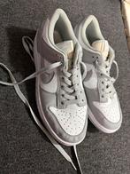 Nike Dunk Low Grijs Wit Sneakers, Kleding | Dames, Schoenen, Ophalen of Verzenden, Zo goed als nieuw, Grijs, Sneakers of Gympen