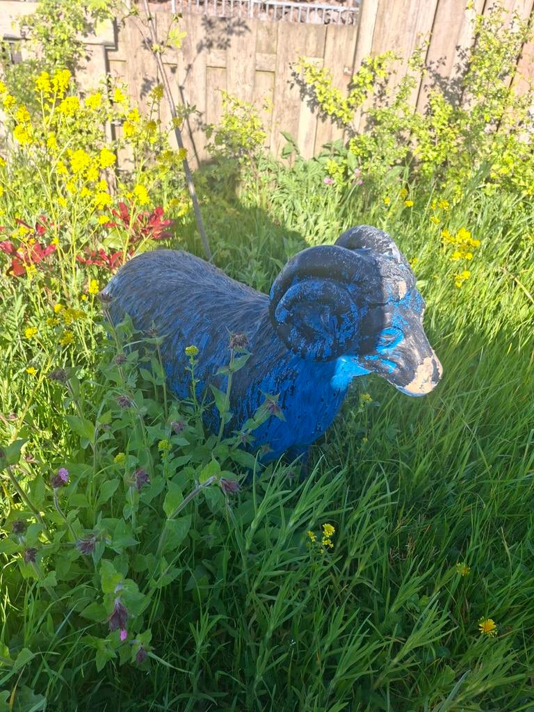 Groot blauw kunstof schaap, Tuin en Terras, Tuinbeelden, Ophalen of Verzenden, Gebruikt, Kunststof