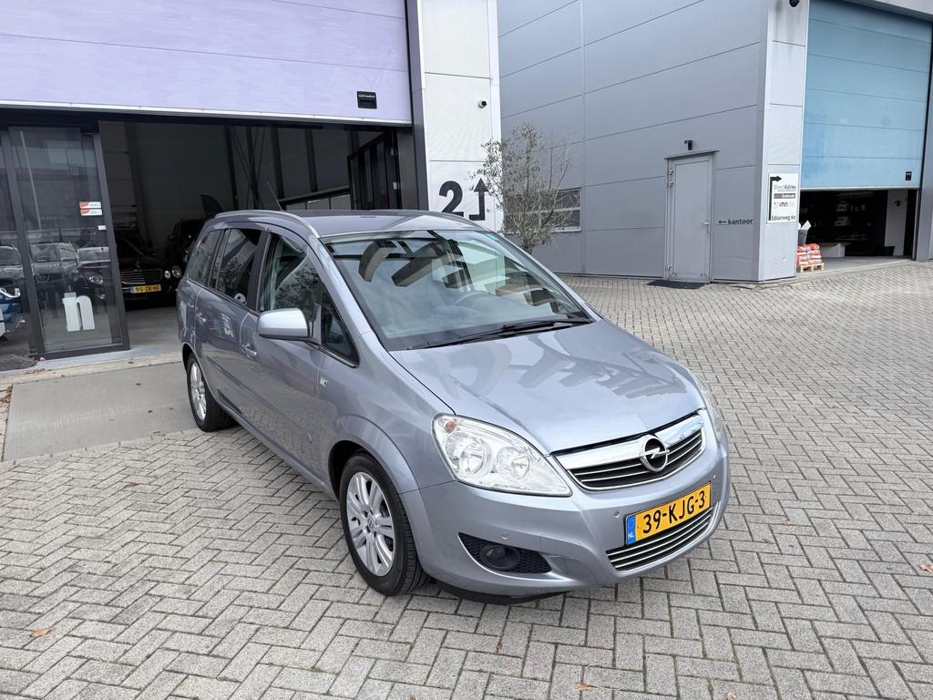 Opel Zafira 1.8 Cosmo 7PERS! NAVI! CLIMA! CRUISE! PDC! INRUI, Auto's, Opel, Voorwielaandrijving, Gebruikt, Zwart, 4 cilinders