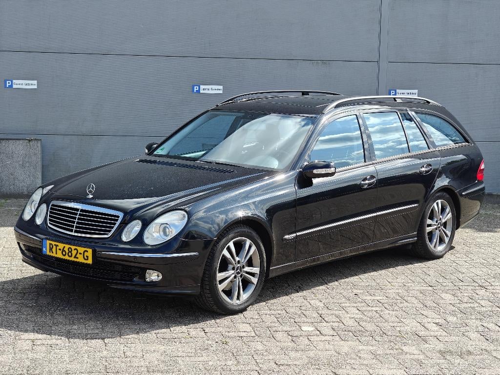 Mercedes-Benz E320 Full options youngtimer, Automaat, Achterwielaandrijving, Zwart, Zwart