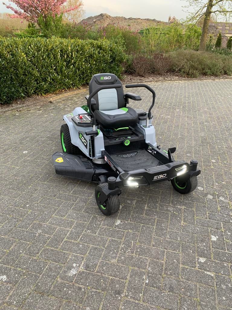 Electrische Zitmaaier EGO ZT4200E-L, Ophalen, Zo goed als nieuw, Mulchfunctie, 90 tot 120 cm