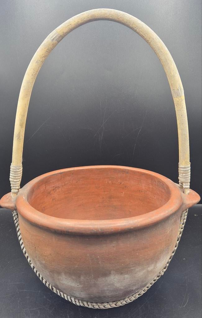 ​Antieke Terracotta Kookpot / Waterpot met Rotan Hengsel, Ophalen of Verzenden