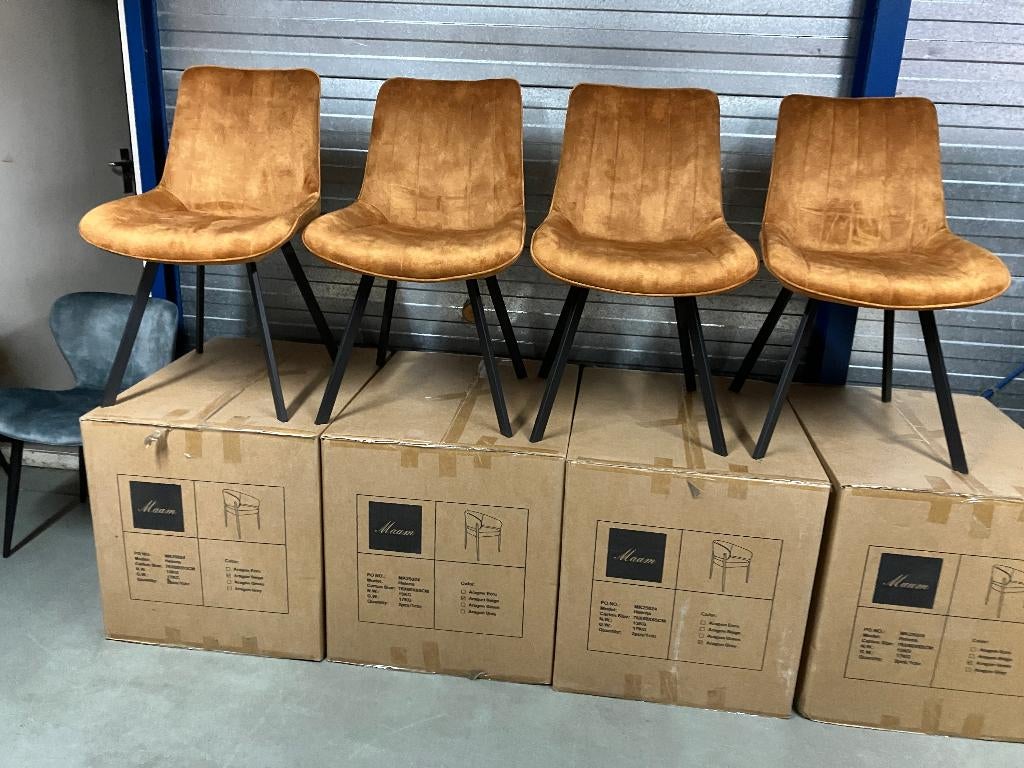 4 x nieuwe stoel in goud kleur, Huis en Inrichting, Stoelen, Ophalen, Overige kleuren, Nieuw, Vier