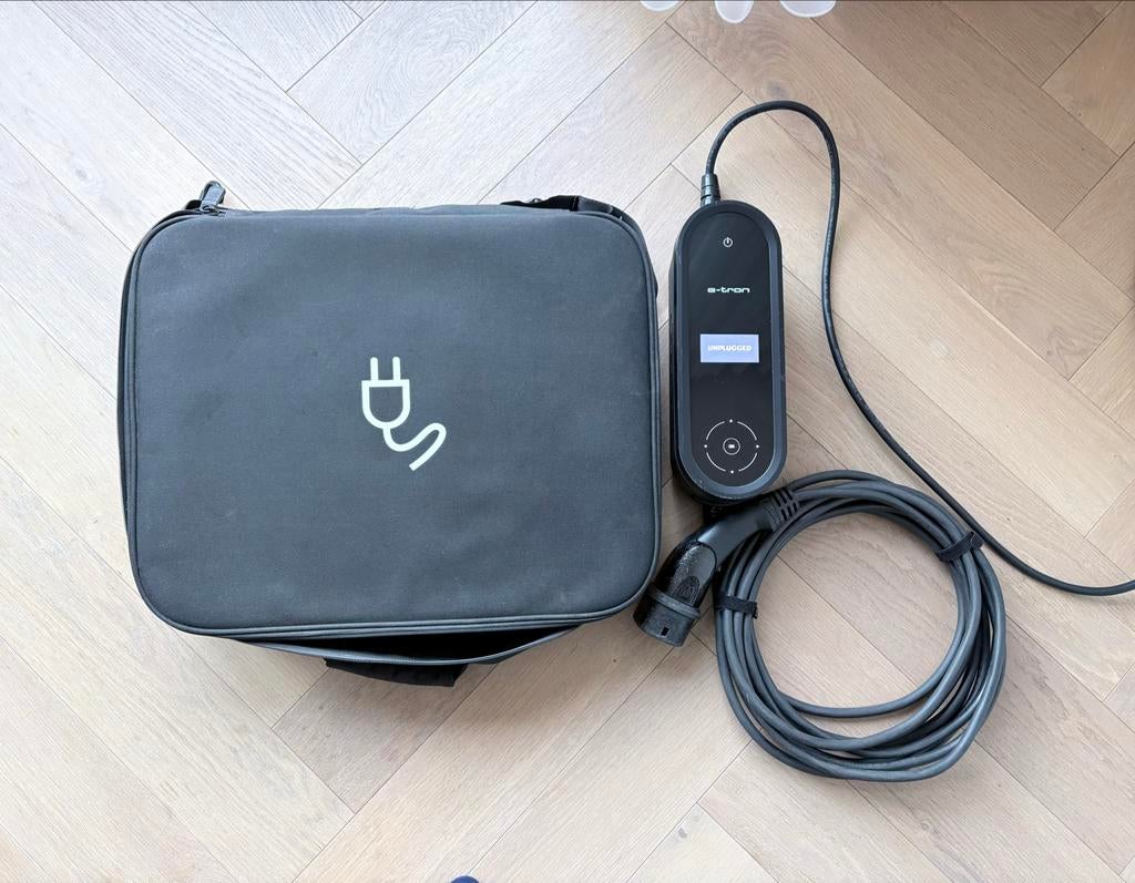 Audi e-tron Originele Portable EV Charger - 8V4.971.675.B, Ophalen of Verzenden, Gebruikt, Audi