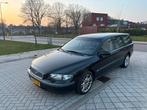 Volvo V70 2.4 140PK AUT 2001 Zwart, Auto's, 1800 kg, Zwart, Stationwagon, 2435 cc