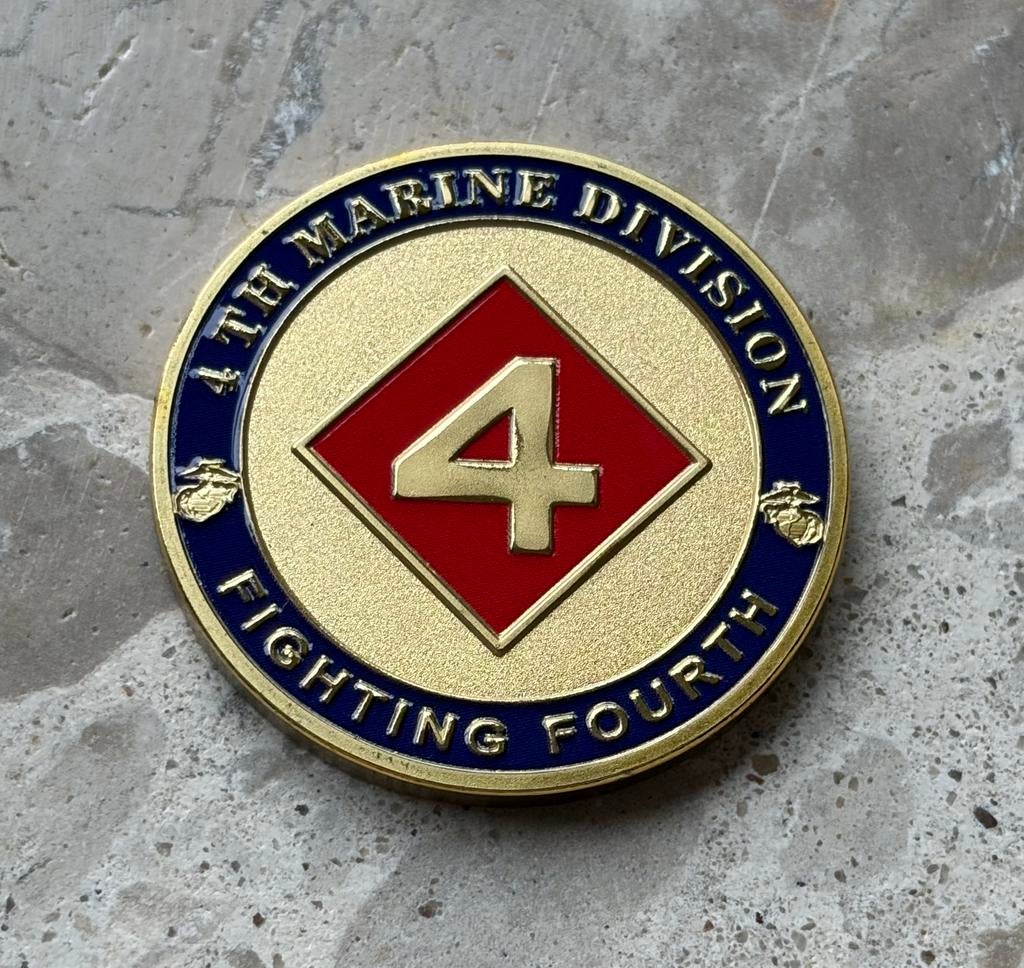 US Marine Corps 4th marine division coin, Verzamelen, Ophalen of Verzenden, Marine, Amerika, Embleem of Badge