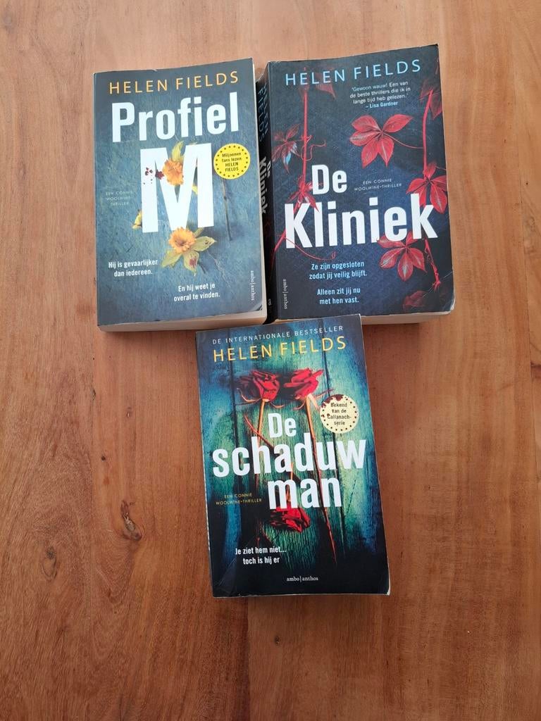 Helen fields, Boeken, Ophalen of Verzenden, Gelezen