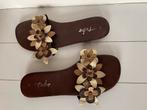 Nieuw leren tube slippers bruin goud brons bloem 38, Bruin, Nieuw, Sandalen of Muiltjes, Ophalen of Verzenden