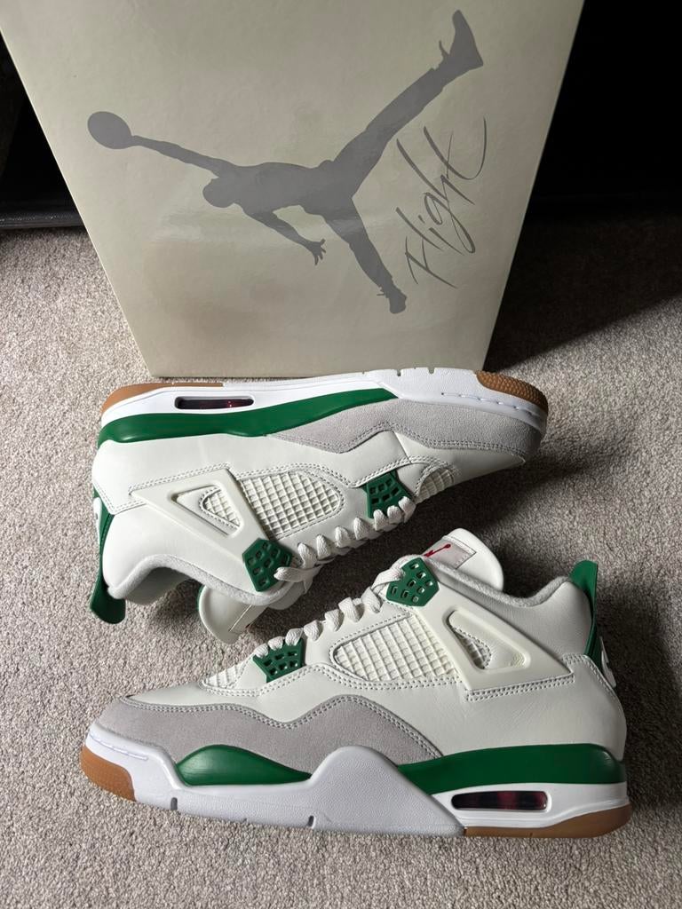 Air Jordan 4 SB Pine Green, Kleding | Heren, Schoenen, Ophalen of Verzenden, Zo goed als nieuw, Wit