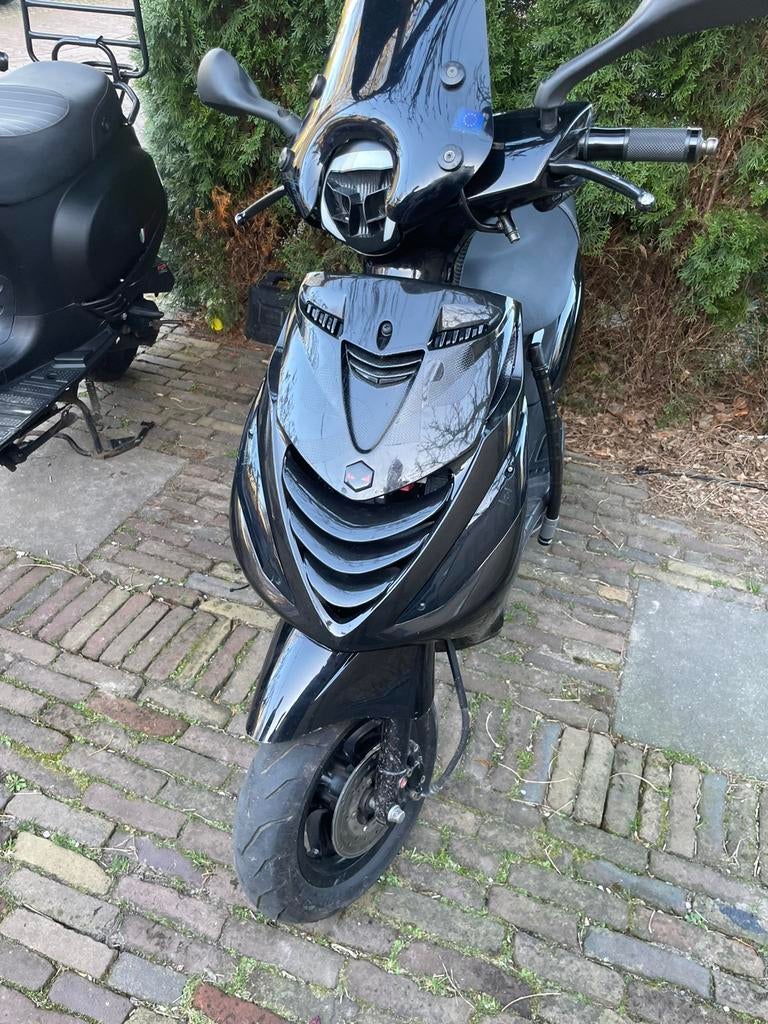 Piago zip, Fietsen en Brommers, Scooters | Piaggio, Zo goed als nieuw, Zip, Benzine, Ophalen of Verzenden