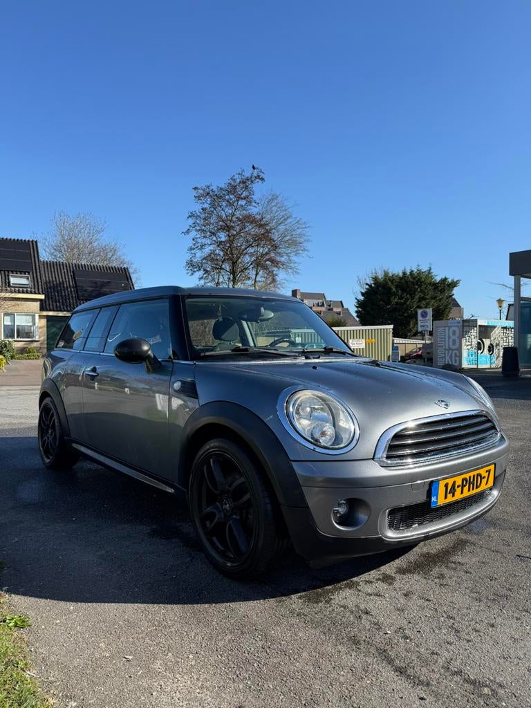 Mini Clubman 1.4 ONE 2011 Grijs, Auto's, Mini, Voorwielaandrijving, Stof, Start-stop-systeem, 4 stoelen