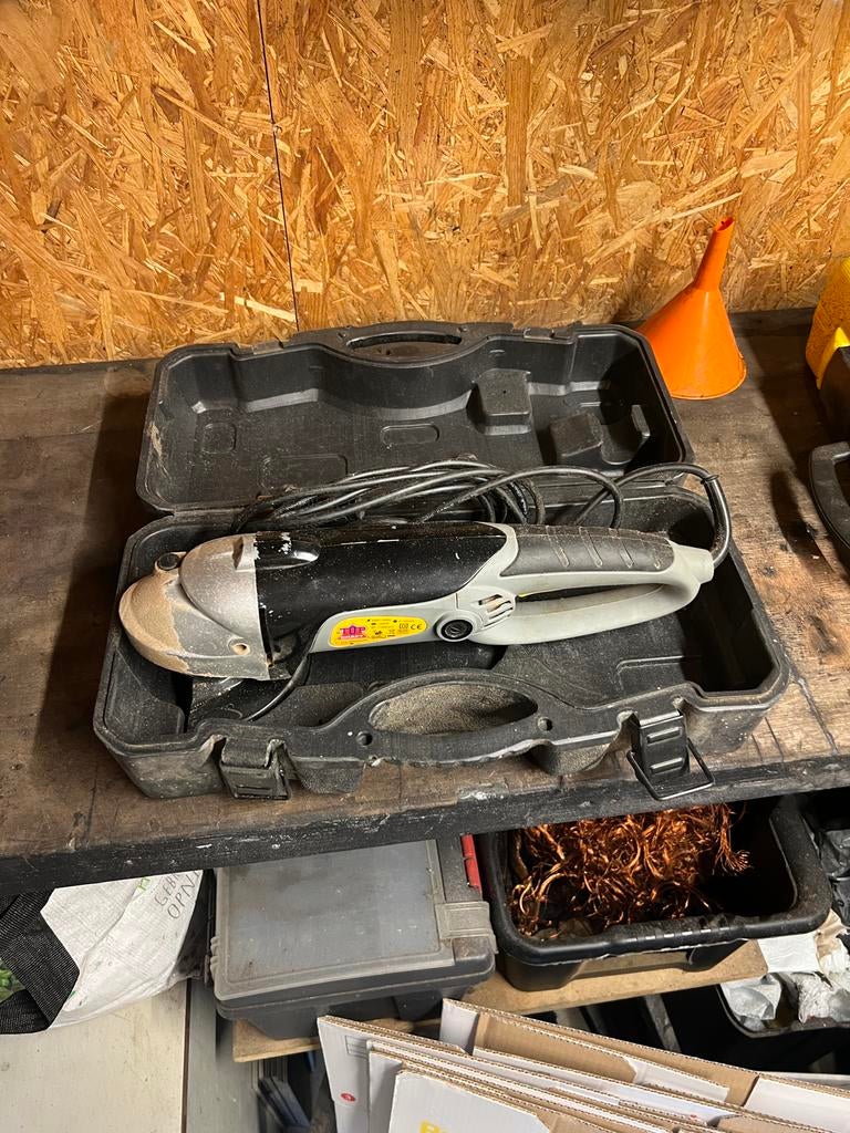 Topcraft haakse slijper in koffer, Ophalen of Verzenden, Gebruikt, Minder dan 700 watt, Haakse handslijpmachine