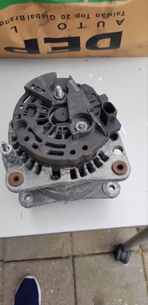 Dynamo Audi/Volkswagen 038 903 023 L - Gebruikt, Ophalen of Verzenden