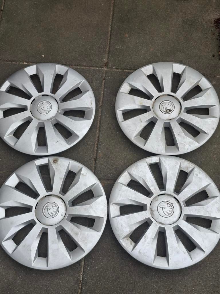 Skoda wieldoppen 4 stuks 15 inch, Auto diversen, Wieldoppen, Ophalen of Verzenden