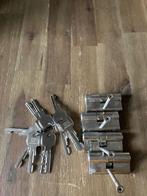 Winkhaus 4 cilinders 30-30 gelijksluitend met 12 sleutels, Ophalen of Verzenden, Zo goed als nieuw, Koper of Messing, Slot