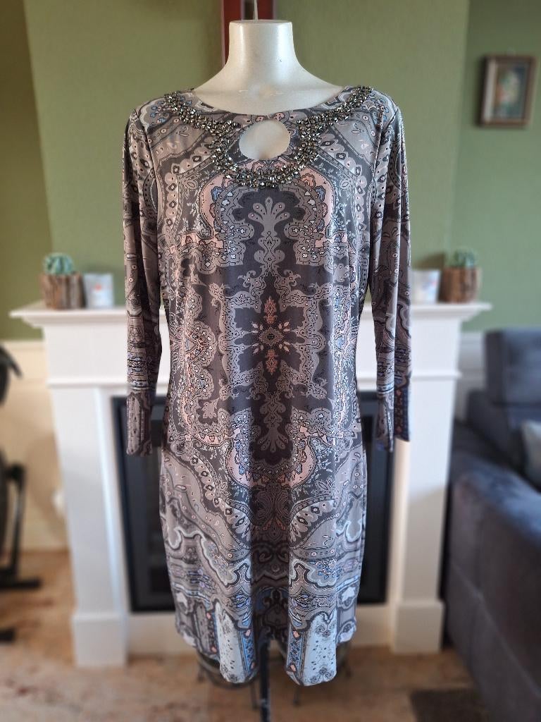 K-design grijs met oud roze oranje details mt XXL, K-design, Verzenden, Maat 46/48 (XL) of groter, Knielengte