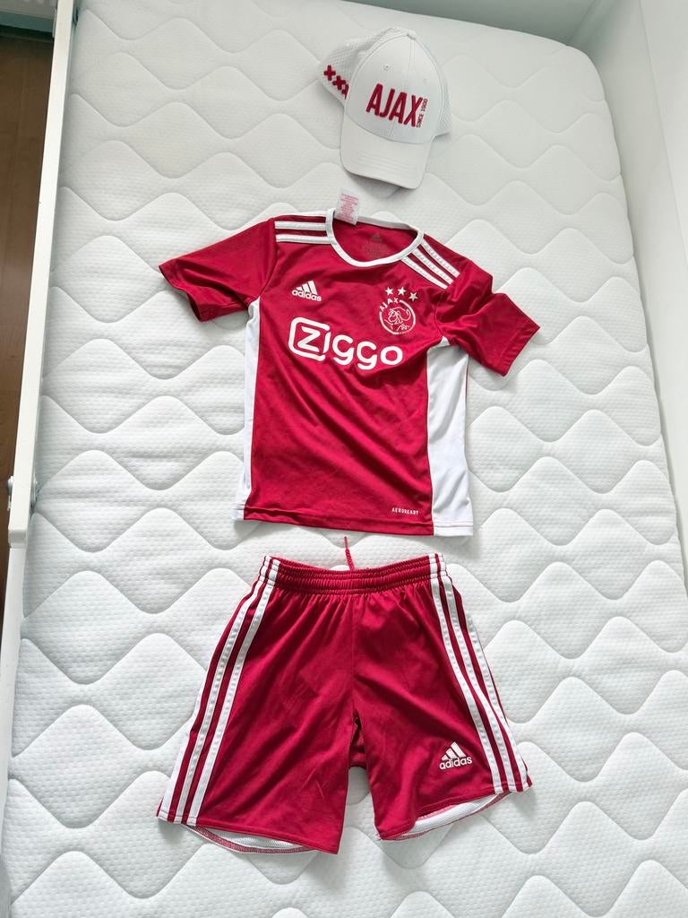 Ajax tenue maat 128, Kinderen en Baby's, Kinderkleding | Maat 128, Ophalen of Verzenden, Zo goed als nieuw, Jongen of Meisje