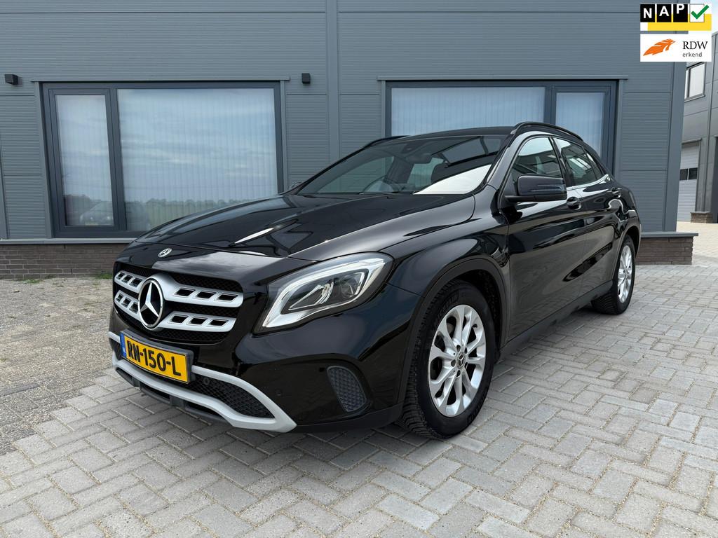 Mercedes-Benz GLA-klasse 180 Business Solution // Automaat /, Auto's, Mercedes-Benz, Gebruikt, Euro 6, 4 cilinders, 715 kg