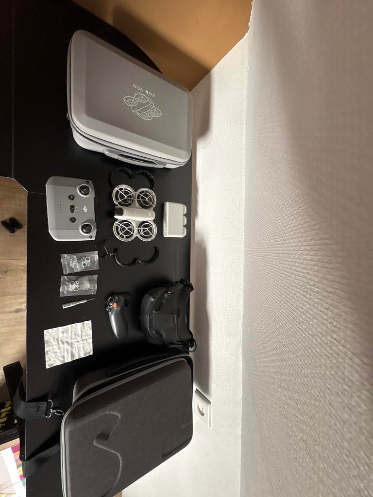 DJI Neo drone met goggles, controller en accessoires, Ophalen, Gebruikt, Cameradrone, Extra accu('s)