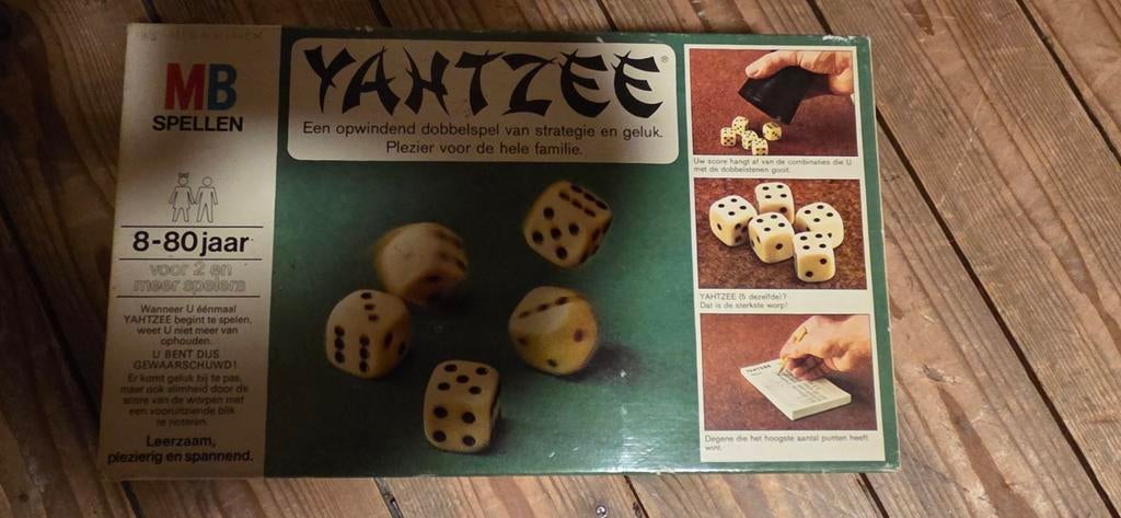 Gebruikt Klassiek Yahtzee Dobbelspel van MB Spellen, Vijf spelers of meer, Ophalen of Verzenden, Gebruikt, MB Spellen