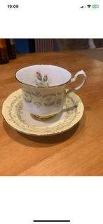 Paragon vintage kop en schotel met rozenknopjes, Ophalen