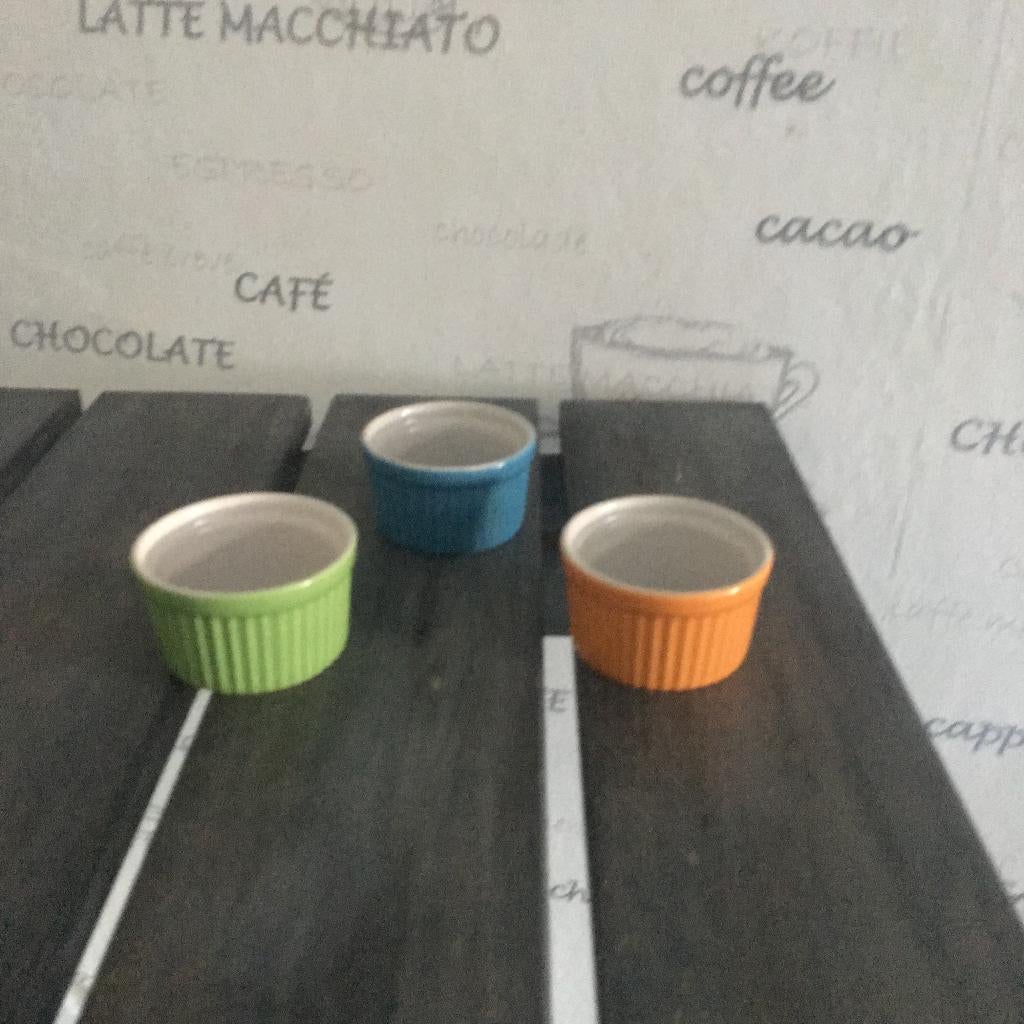 3 Ramequins / Ramekins / creme brullee / ovenschaaltjes, Ophalen of Verzenden, Overige stijlen, Aardewerk, Schaal of Schalen