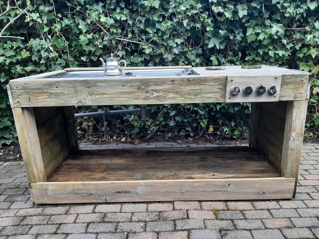 Buitenkeuken met gootsteen voor kind, Ophalen, Gebruikt