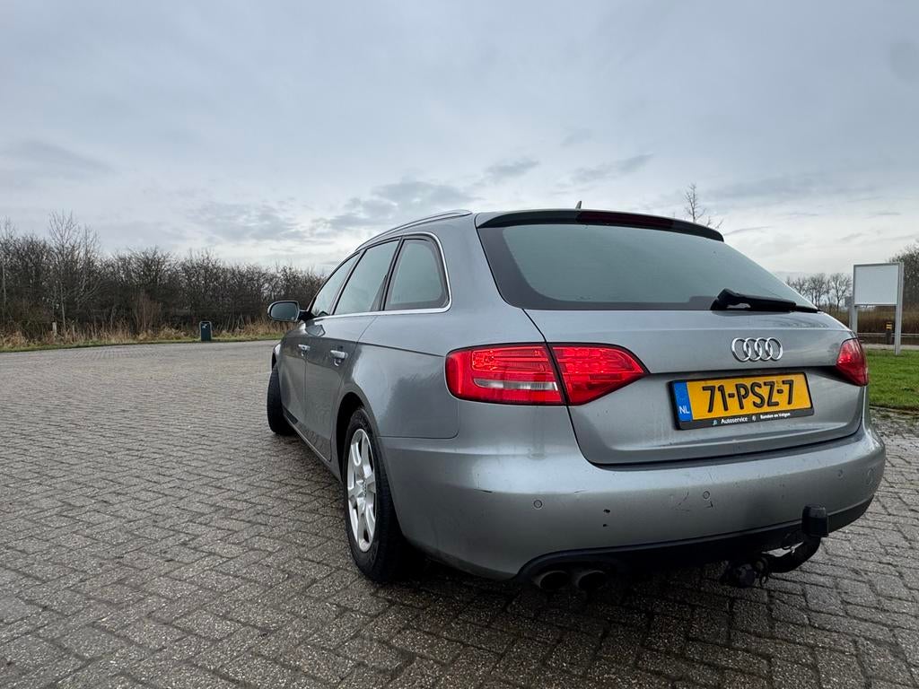 Audi A4 2.0 TDI 100KW Avant 2011 Grijs, Auto's, Audi, Voorwielaandrijving, 136 pk, 4 cilinders, A4