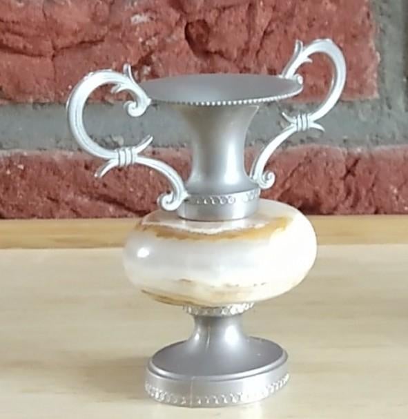 kleine amfora vaas gemaakt van onyx en metaal, volgnr 34, Ophalen of Verzenden