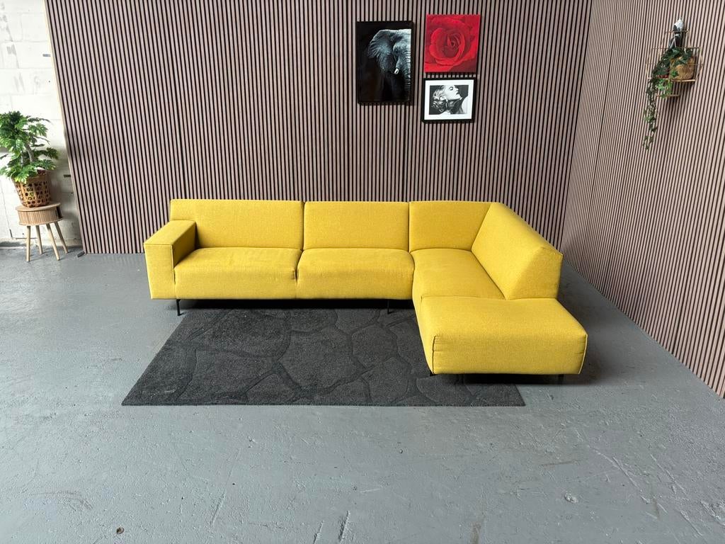 GRATIS LEVERING Hoekbank Jamé Geel 295x205 GEREINIGD, Huis en Inrichting, Banken | Bankstellen, 250 tot 300 cm, Hoekbank, Ophalen of Verzenden