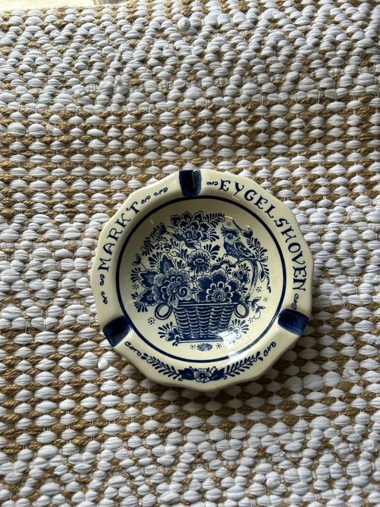Delfts Blauw Asbakje - Souvenir Markt en Eygelshoven, Antiek en Kunst, Ophalen of Verzenden