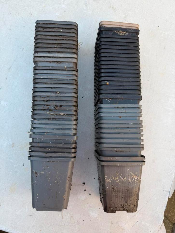 Potjes plastic potjes, kweekpotjes, Tuin en Terras, Kweekspullen, Zo goed als nieuw, Kweekbak, Ophalen of Verzenden