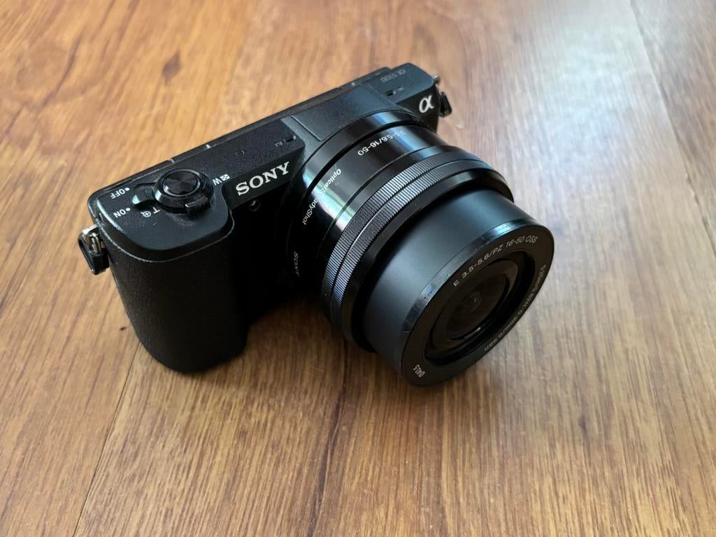 Sony A5100 camera + 16-50mm, Ophalen of Verzenden, Zo goed als nieuw, Sony