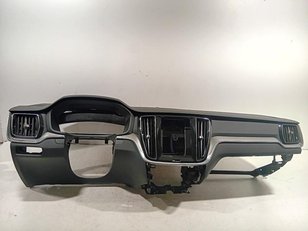 Dashboard Volvo V60, Onderdelen@venauto.nl, Van der Ven Autorecycling B.V., Gebruikt, Ettenseweg 76, 4706 PB Roosendaal, The Netherlands