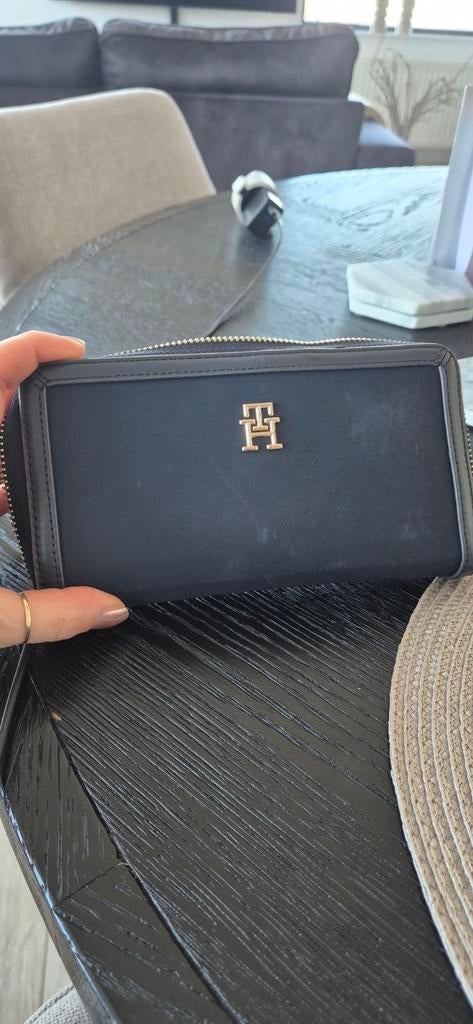 Tommy Hilfiger portemonnee, Sieraden, Tassen en Uiterlijk, Portemonnees, Ophalen of Verzenden