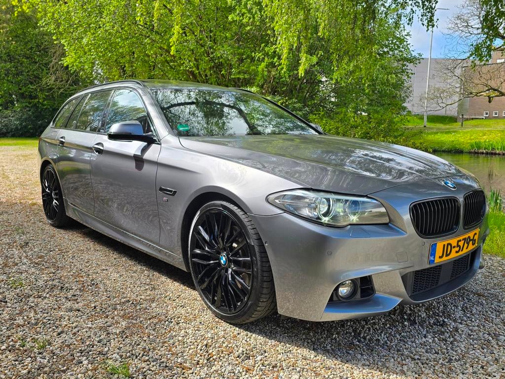 BMW 5-serie Touring 528i M-sport XENON/dak/TREKAAK, Auto's, BMW, Automaat, Gebruikt, Euro 6, 2000 kg