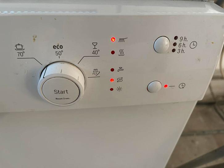 Bosch Serie 2 Silence Vaatwasser - Gebruikt, Witgoed en Apparatuur, Vaatwasmachines, Gebruikt, Vrijstaand, 85 tot 90 cm, 60 cm of meer