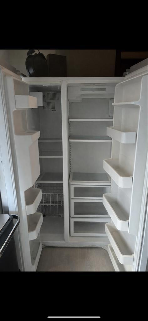 Zuinige Amerikaanse koelkast (ijsblokjesmachine defect), Witgoed en Apparatuur, Koelkasten en IJskasten, Gebruikt, Met aparte vriezer