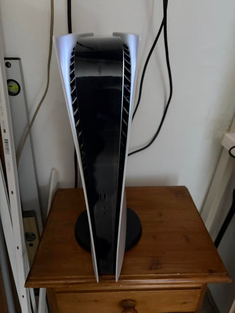 Playstation 5 Digital Edition met 1TB SSD en controller, Spelcomputers en Games, Spelcomputers | Sony PlayStation 5, Ophalen, Zo goed als nieuw