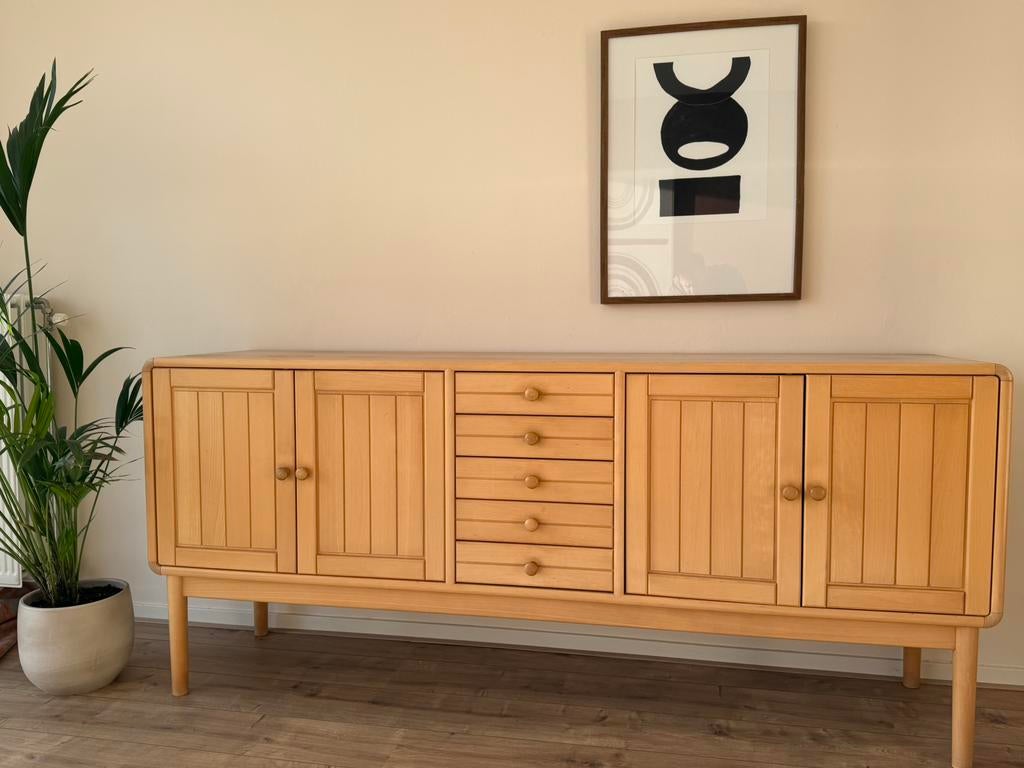 Deens design dressoir – Scandinavisch – massief hout, Huis en Inrichting, Kasten | Dressoirs, Ophalen, Gebruikt, Met deur(en)