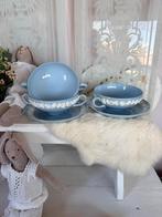 Wedgwood Embossed Queensware soepkommen en schtls puntgaaf, Ophalen, Zo goed als nieuw, Porselein, Kop en/of schotel