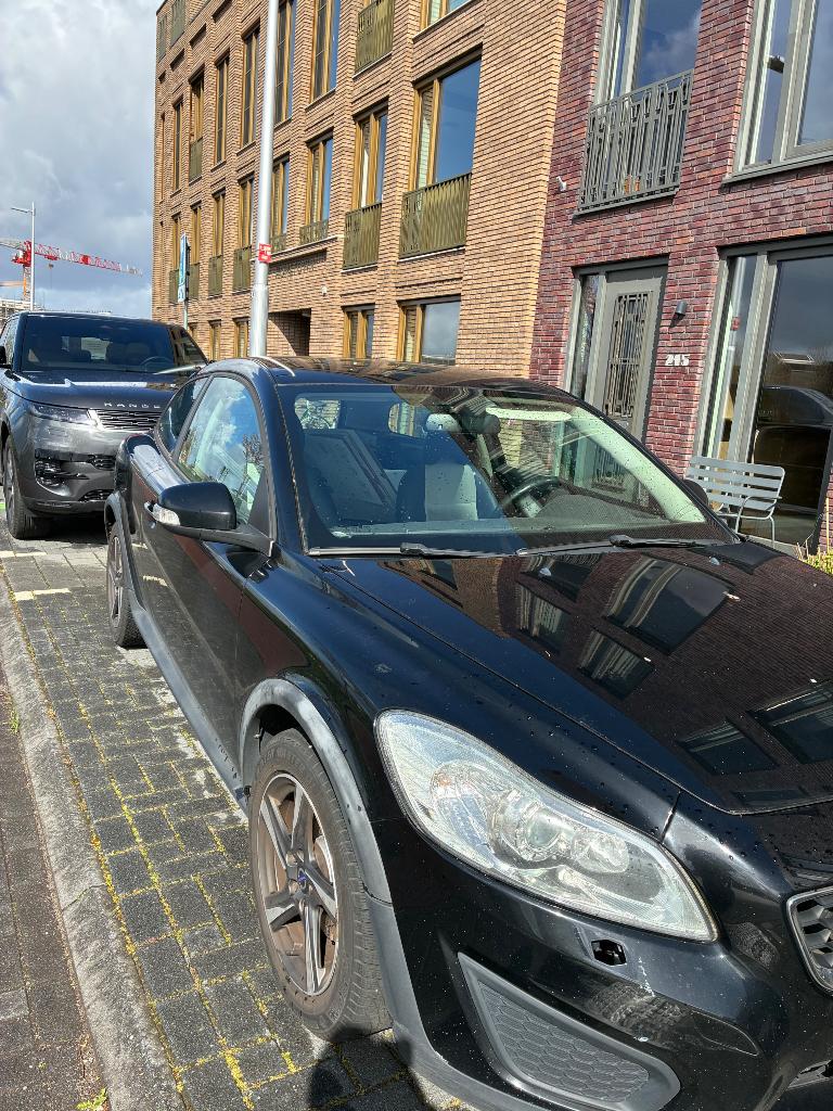 Volvo C30 D2 84KW 2010 Zwart APK until March 2027, Auto's, Volvo, 4 cilinders, 4 stoelen, 667 kg, Particulier